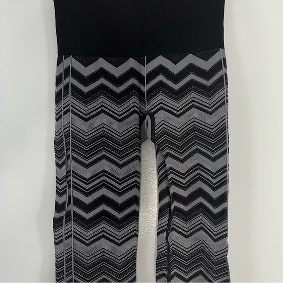 LuluLemon Ebb To Street Pant Chevron - Picture 4 of 8